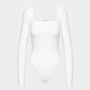 Babaton Contour Squareneck Bodysuit